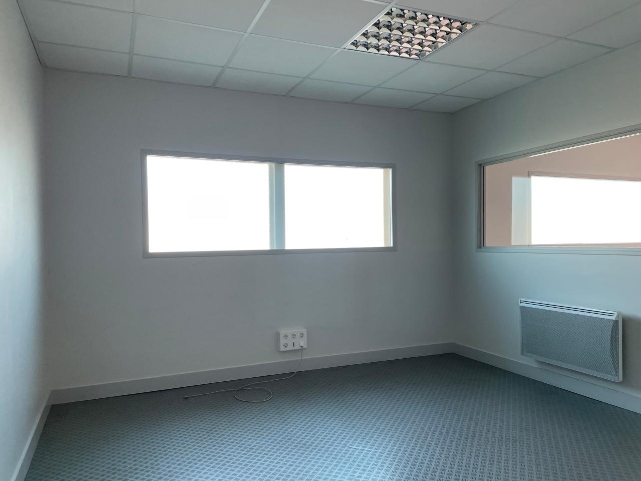 Local d'activité Bouaye 334m² Location local d'activité Bouaye Loire-Atlantique OLACT2428224 11
